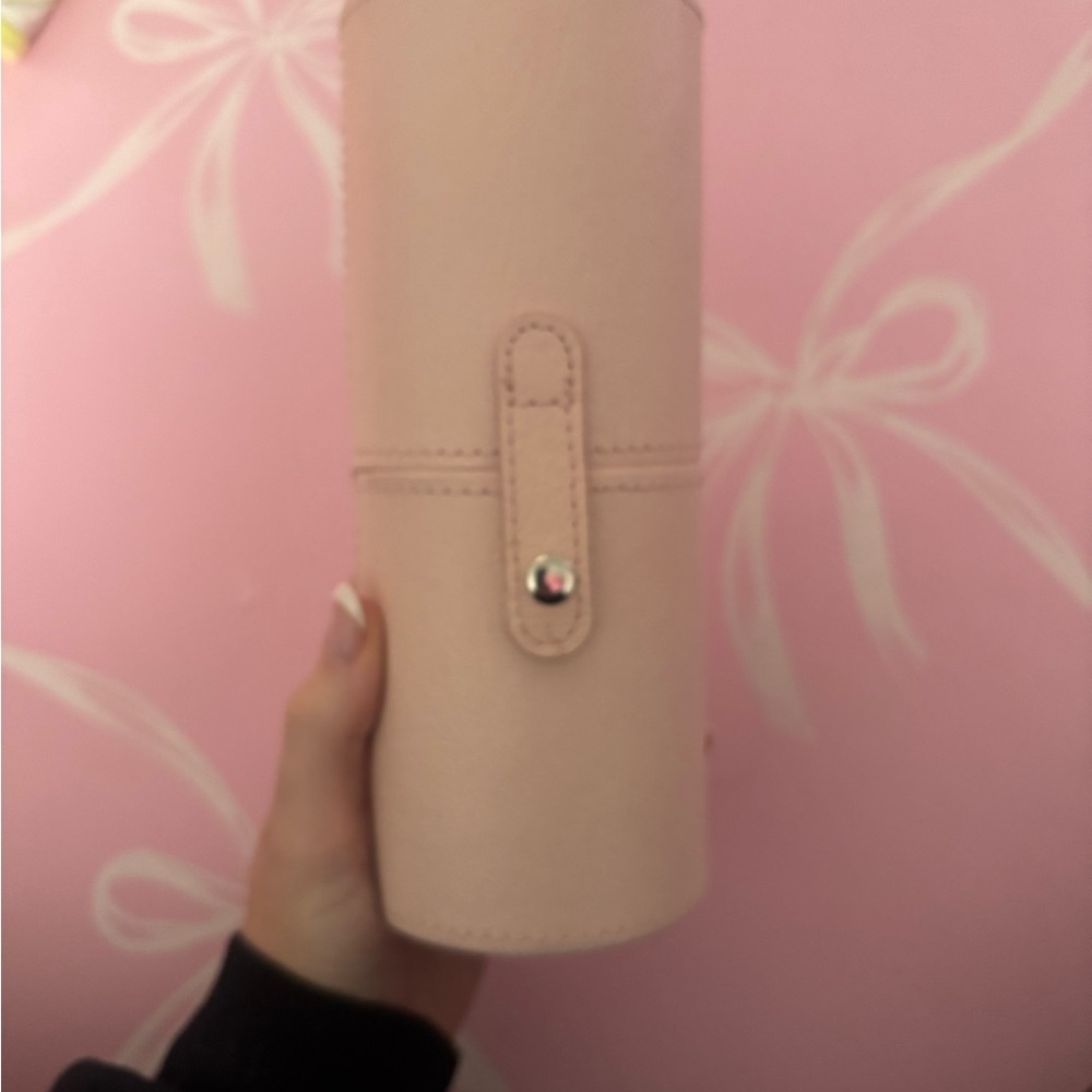 makeup brush holder